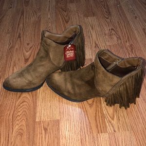 Women’s Size 9 Brown Fringe Booties Faded Glory